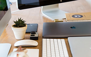 英超日本国脚与战犯照片合影，在华英国球迷向俱乐部抗议：请真诚道歉，并表明永远反法西斯立场